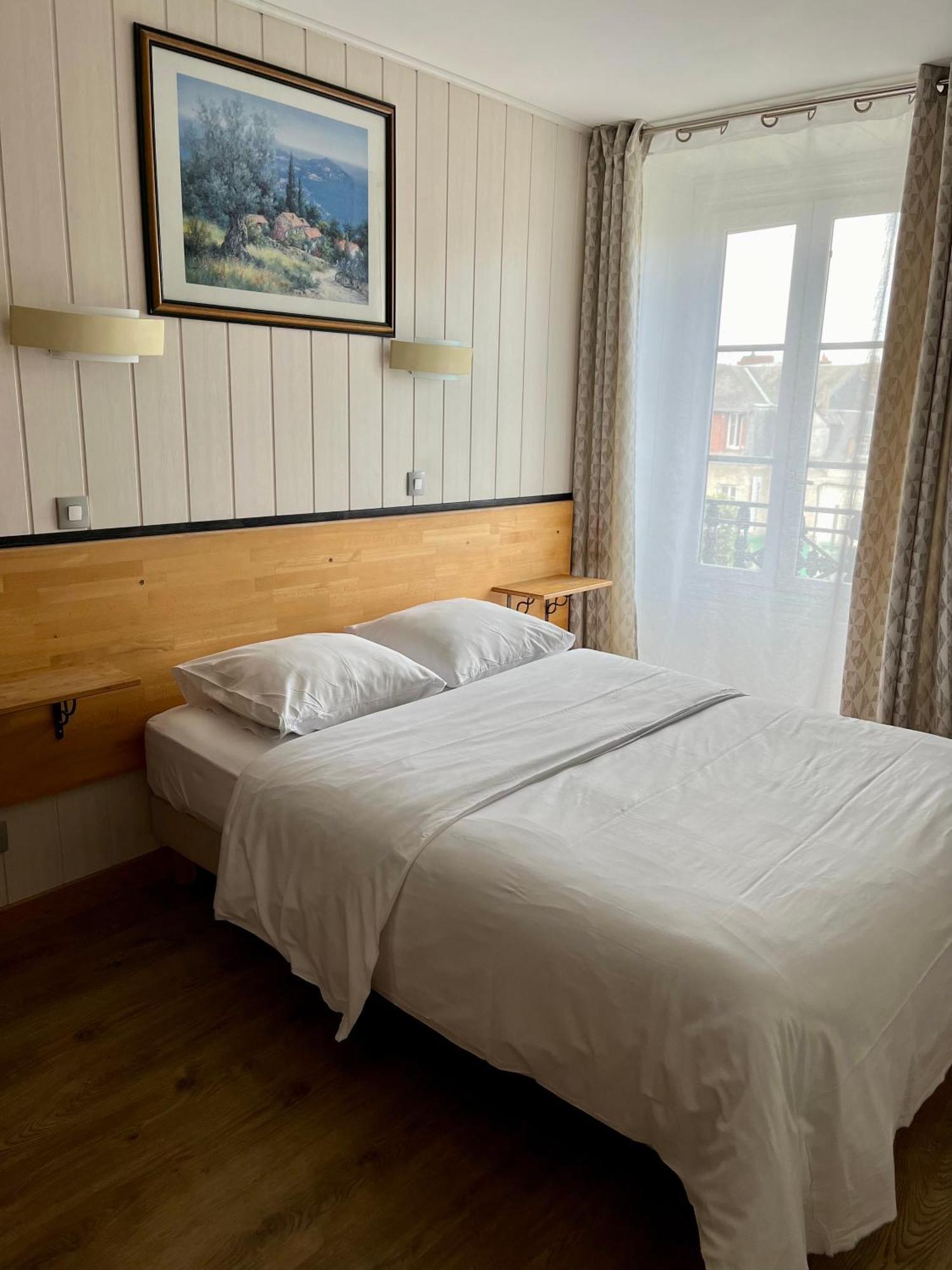 Готель Le Relais De La Poste Пітів'є Екстер'єр фото